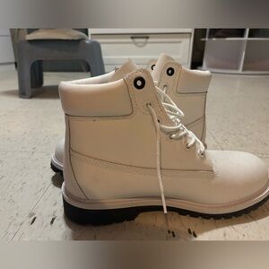 White timberland boots